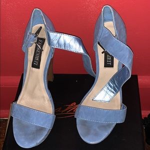 Only worn once very comfort perfect summer shoe